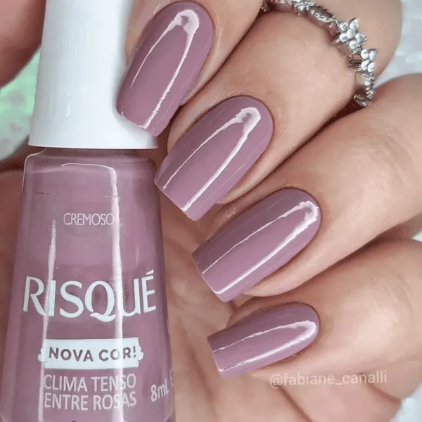 ESMALTE RISQUE CLIMA TENSO ENTRE ROSAS